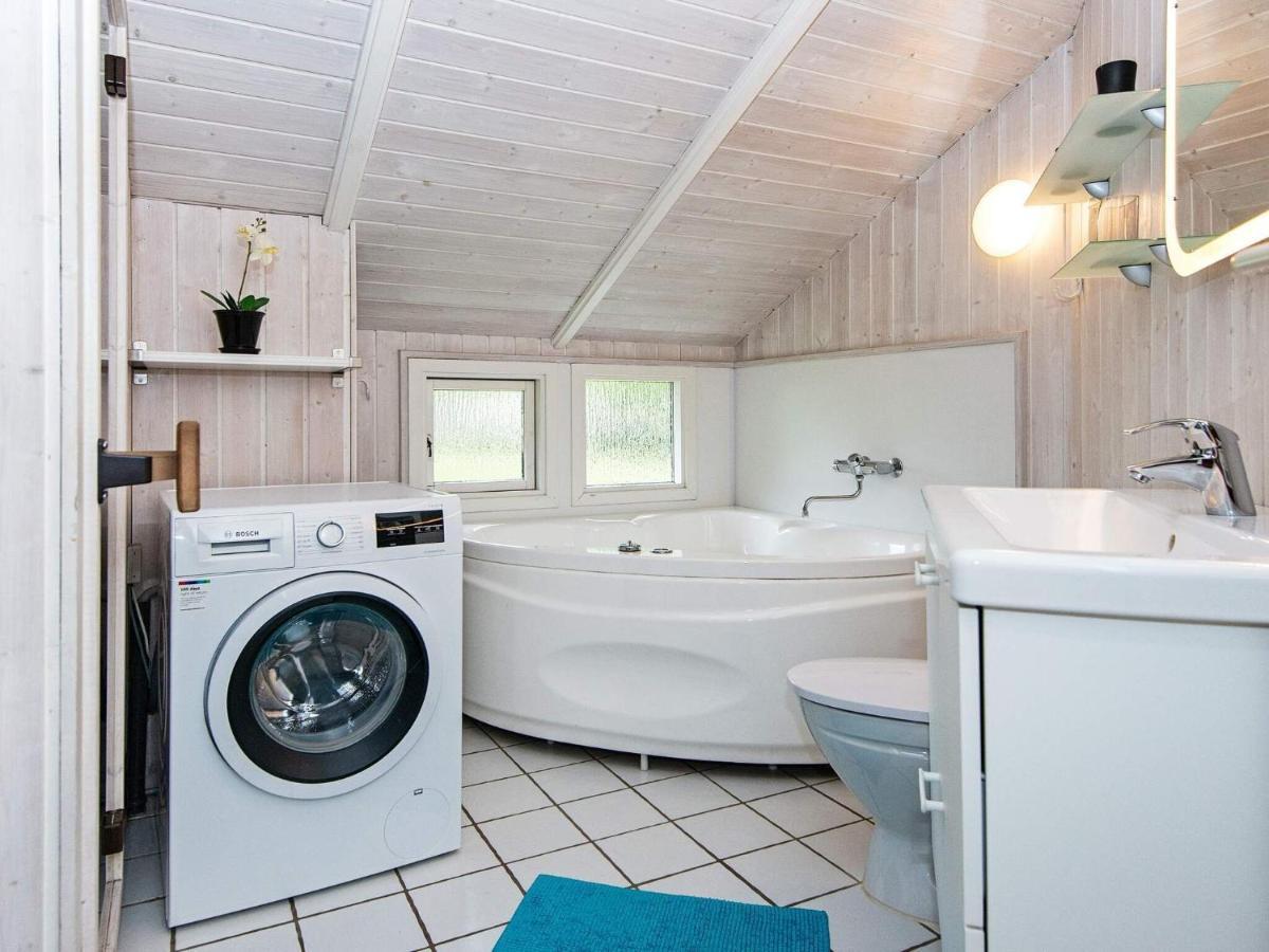 5 Person Holiday Home In B Rkop Egeskov  외부 사진